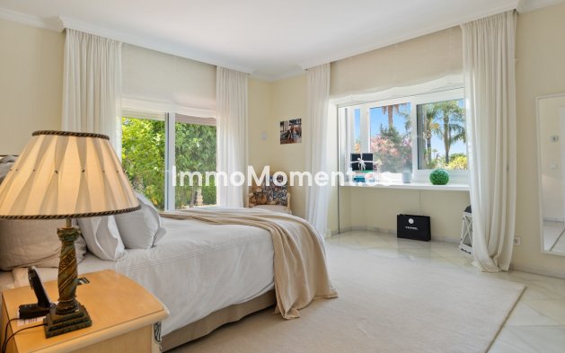 Wiederverkauf - Villa - Marbella - Nueva Andalucía