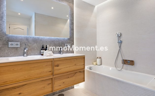 Wiederverkauf - Villa - Marbella - Nueva Andalucía