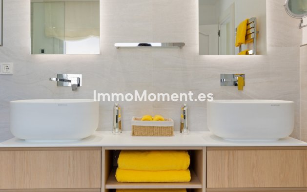 Wiederverkauf - Villa - Marbella - Nueva Andalucía