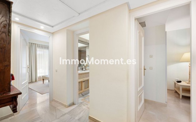 Revente - Villa - Marbella - Nueva Andalucía