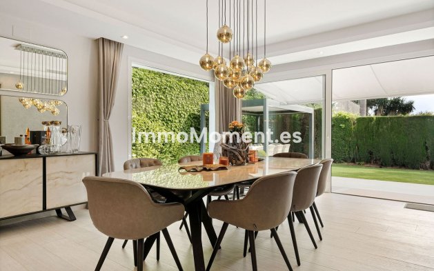 Resale - Villa - Marbella - Nueva Andalucía