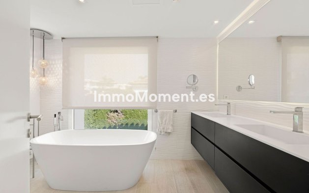 Resale - Villa - Marbella - Nueva Andalucía