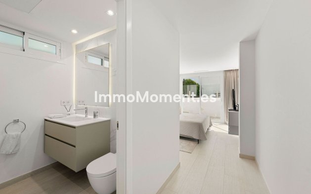 Resale - Villa - Marbella - Nueva Andalucía