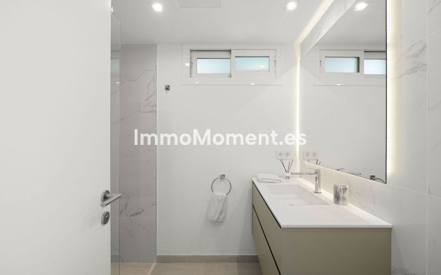 Resale - Villa - Marbella - Nueva Andalucía