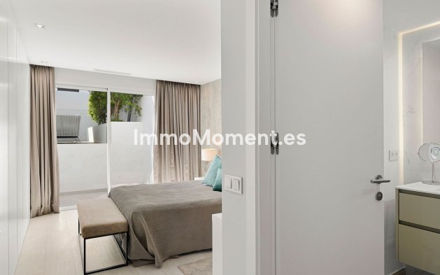 Resale - Villa - Marbella - Nueva Andalucía