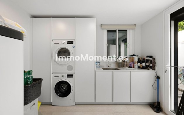 Resale - Villa - Marbella - Nueva Andalucía