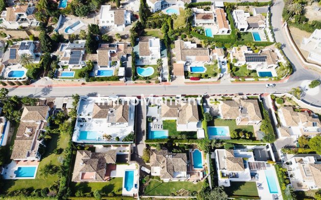 Resale - Villa - Marbella - Nueva Andalucía