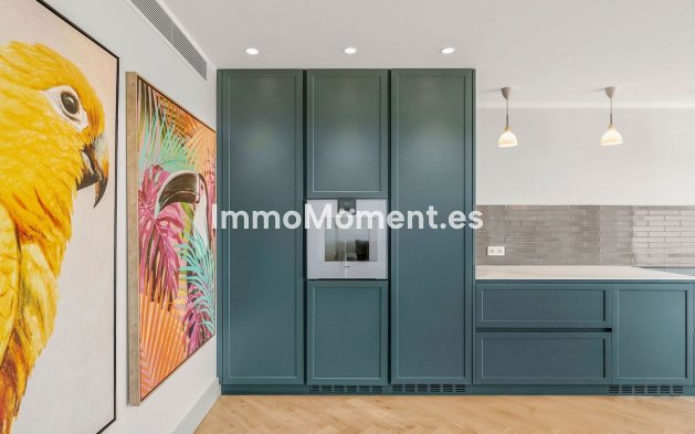 Resale - Apartment - Marbella - Nueva Andalucía