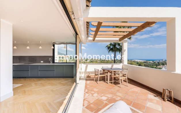 Resale - Apartment - Marbella - Nueva Andalucía