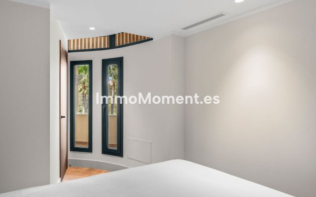 Resale - Apartment - Marbella - Nueva Andalucía