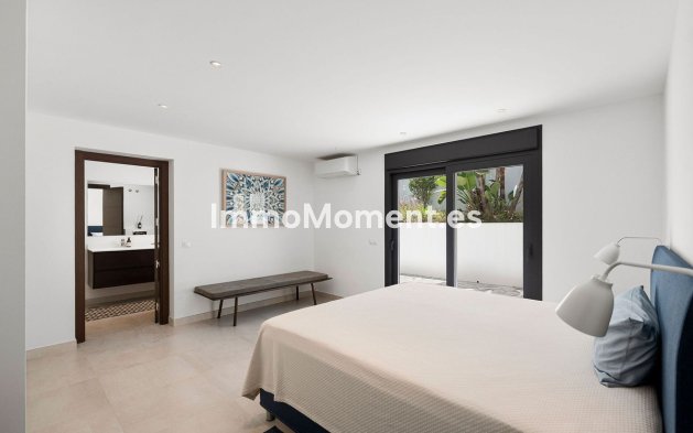 Revente - Villa - Marbella - Nueva Andalucía
