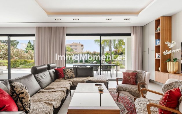 Wiederverkauf - Villa - Marbella - Nueva Andalucía