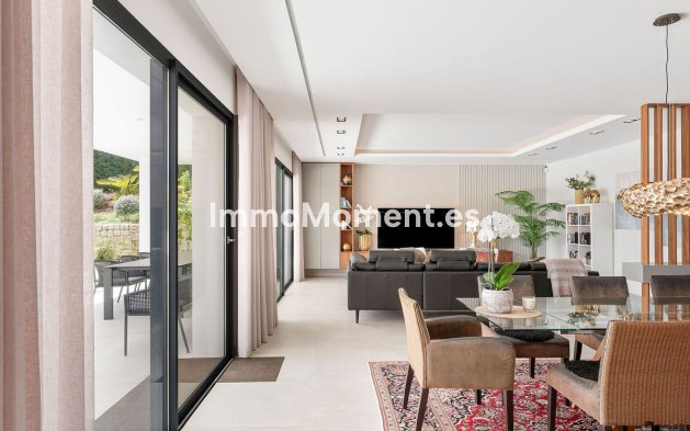 Wiederverkauf - Villa - Marbella - Nueva Andalucía