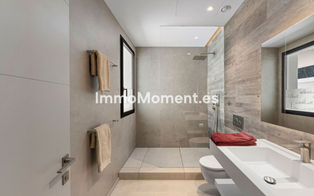 Wiederverkauf - Villa - Marbella - Nueva Andalucía