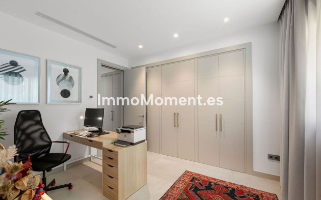 Wiederverkauf - Villa - Marbella - Nueva Andalucía