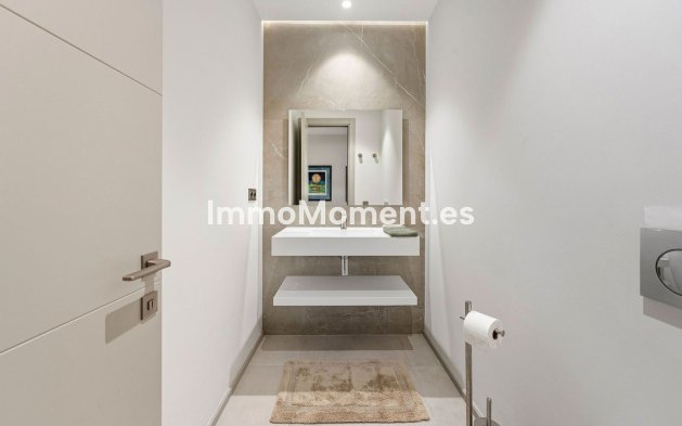 Wiederverkauf - Villa - Marbella - Nueva Andalucía