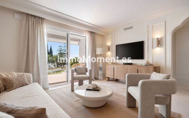 Resale - Apartment - Marbella - Nueva Andalucía