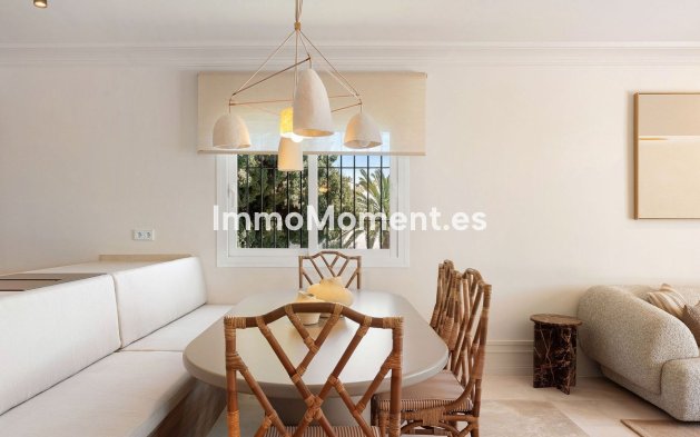 Resale - Apartment - Marbella - Nueva Andalucía