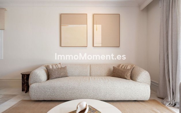 Resale - Apartment - Marbella - Nueva Andalucía