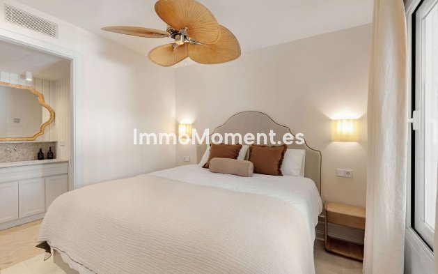 Resale - Apartment - Marbella - Nueva Andalucía