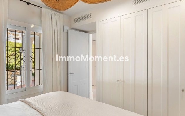 Resale - Apartment - Marbella - Nueva Andalucía