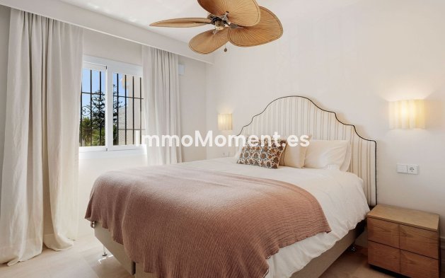 Resale - Apartment - Marbella - Nueva Andalucía