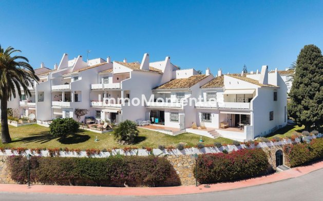 Resale - Apartment - Marbella - Nueva Andalucía