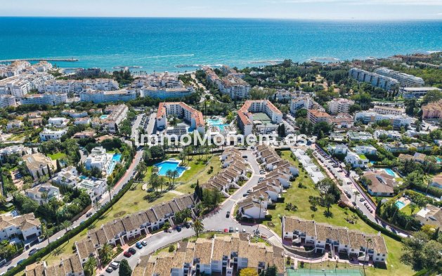 Resale - Apartment - Marbella - Nueva Andalucía