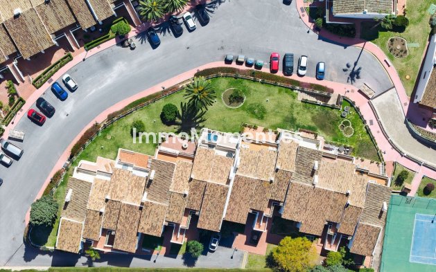 Resale - Apartment - Marbella - Nueva Andalucía