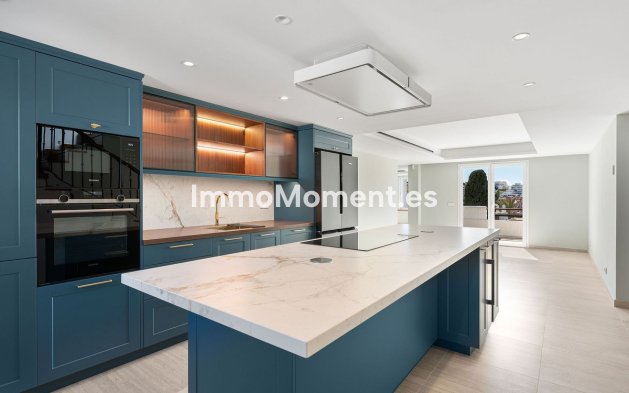 Resale - Apartment - Marbella - Nueva Andalucía