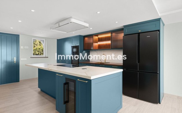 Resale - Apartment - Marbella - Nueva Andalucía