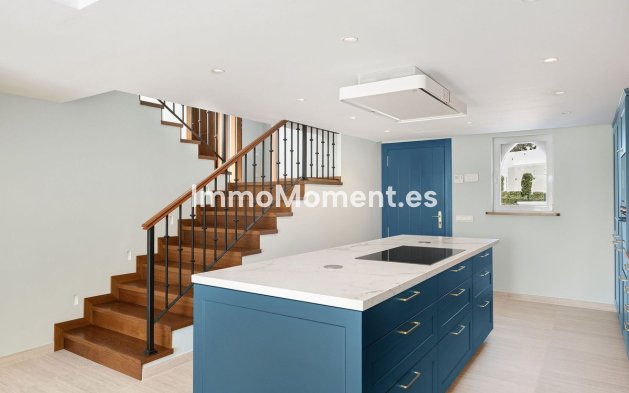 Resale - Apartment - Marbella - Nueva Andalucía