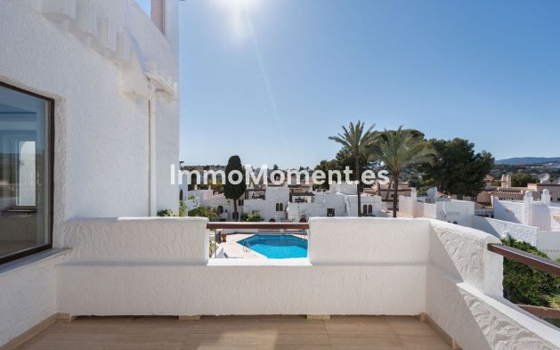 Resale - Apartment - Marbella - Nueva Andalucía