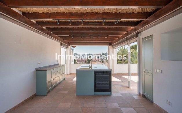 Resale - Apartment - Marbella - Nueva Andalucía