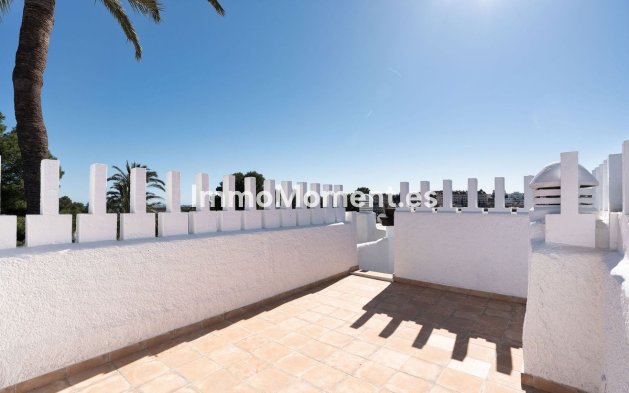 Resale - Apartment - Marbella - Nueva Andalucía