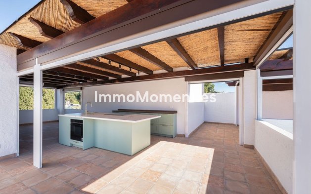 Resale - Apartment - Marbella - Nueva Andalucía