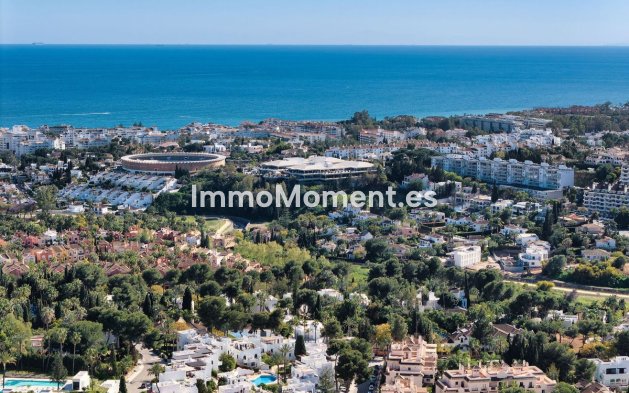 Resale - Apartment - Marbella - Nueva Andalucía