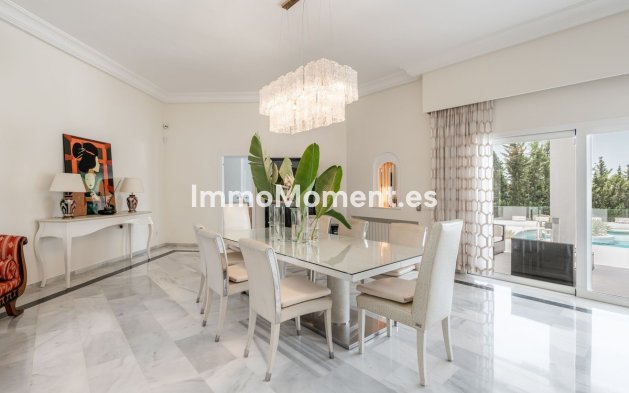 Resale - Villa - El Paraiso - New Golden Mile