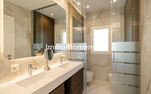 Resale - Villa - El Paraiso - New Golden Mile