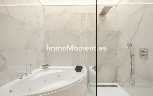Resale - Villa - El Paraiso - New Golden Mile