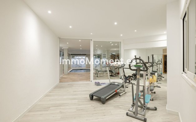Resale - Villa - El Paraiso - New Golden Mile
