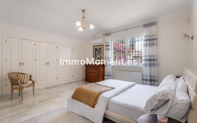 Resale - Villa - El Paraiso - New Golden Mile
