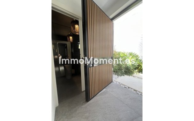 Wiederverkauf - Villa - Marbella - Nueva Andalucía