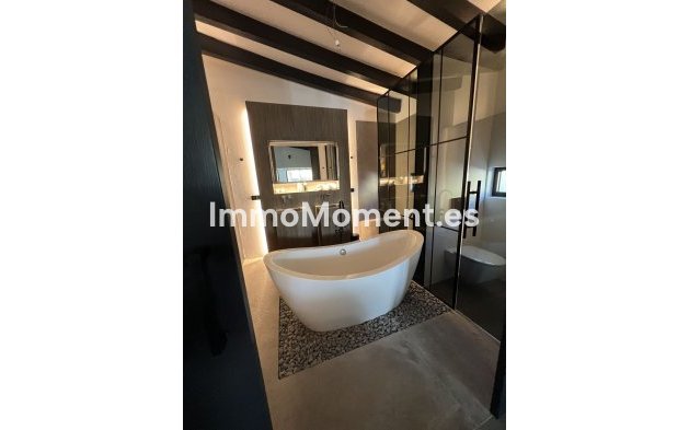 Wiederverkauf - Villa - Marbella - Nueva Andalucía