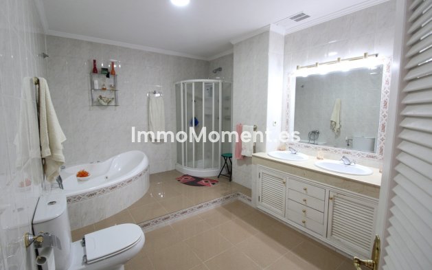 Revente - Villa - Marbella - Nueva Andalucía