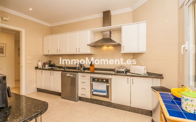 Resale - Apartment - Marbella - Elviria
