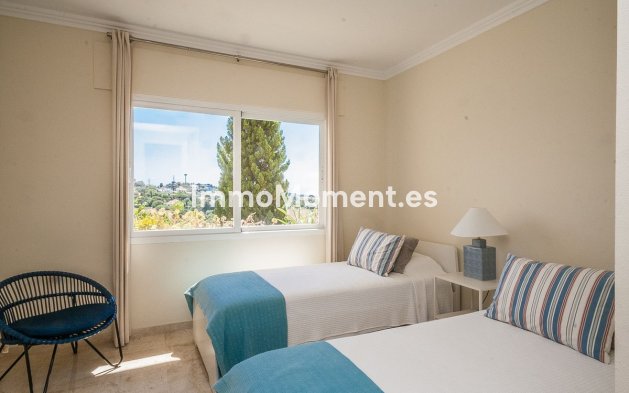 Resale - Apartment - Marbella - Elviria