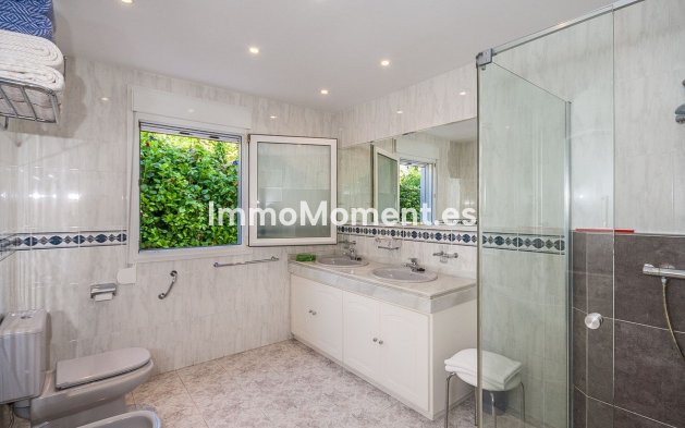 Wiederverkauf - Villa - Marbella - Marbesa