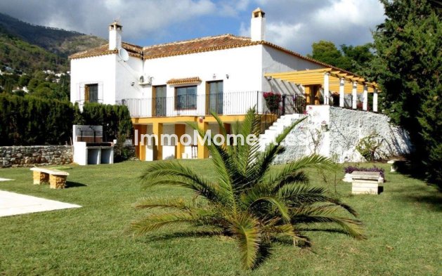 Resale - Villa - Mijas - Mijas Centro