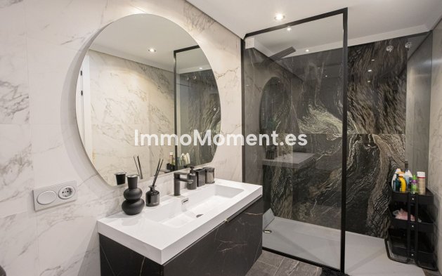 Resale - Apartment - Benahavís - Benahavís Centro